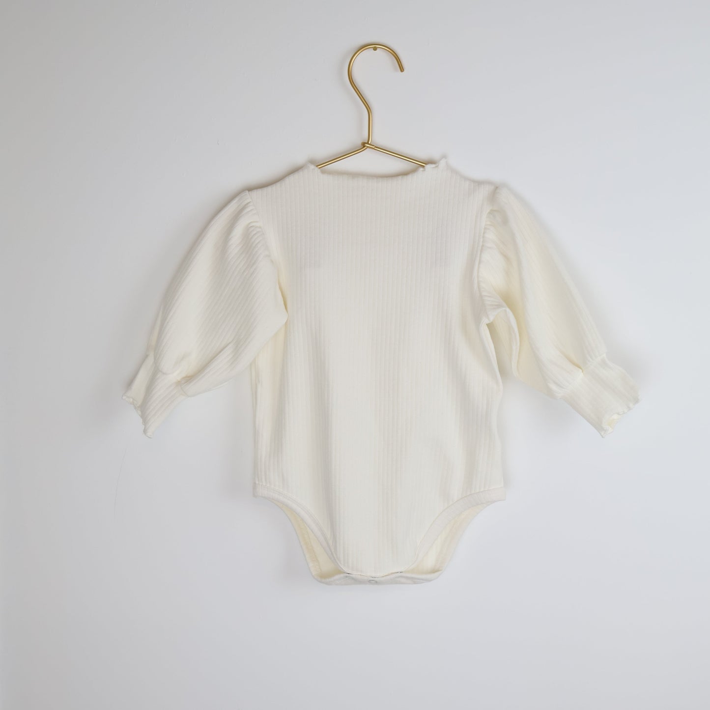 'White' Organic Cotton Bubble Sleeve Ribbed Bodysuit
